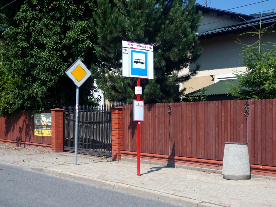 2021_Warszawa_przystanek_Przemysława_II_02
