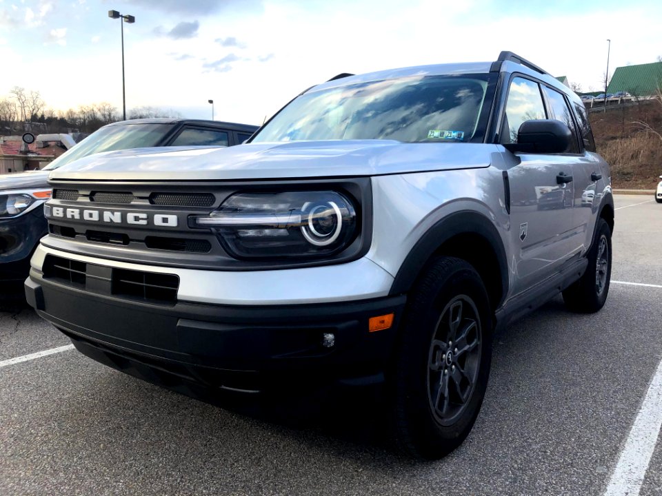 2021_Ford_Bronco_Sport_Big_Bend,_front_right,_3-16-2021