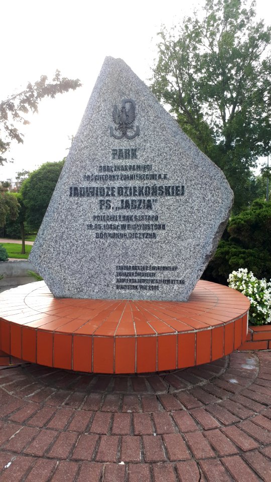 20201004_140333_Jadwiga_Dziekońska_monument_in_Białystok