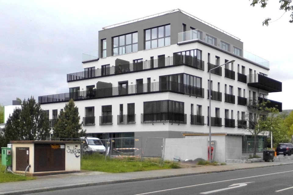 2021-05-26_Freital_Dresdner_Straße_159_Ärztehaus_Rückseite