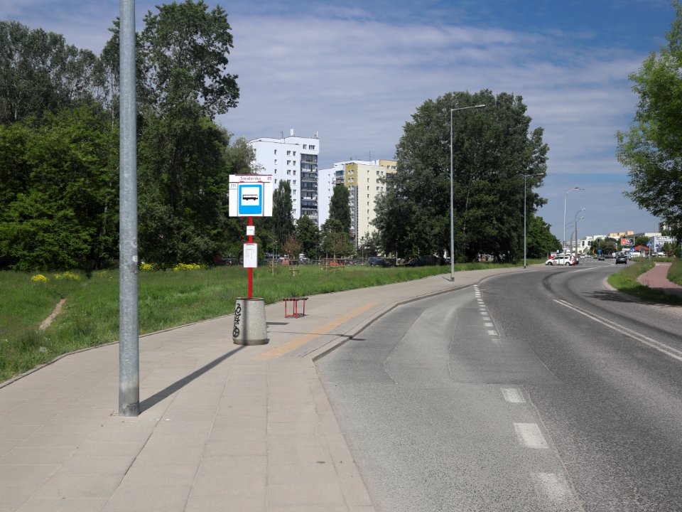 2021_Warszawa_przystanek_Świderska,_3