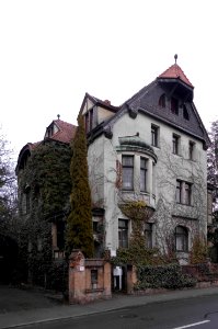 2021_Freital_Poststraße_2_(Arztvilla)