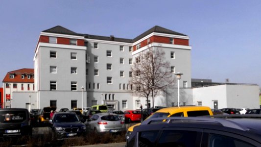 2021_Freital_Dresdner_Straße_209_Rückansicht_(Ärztehaus)