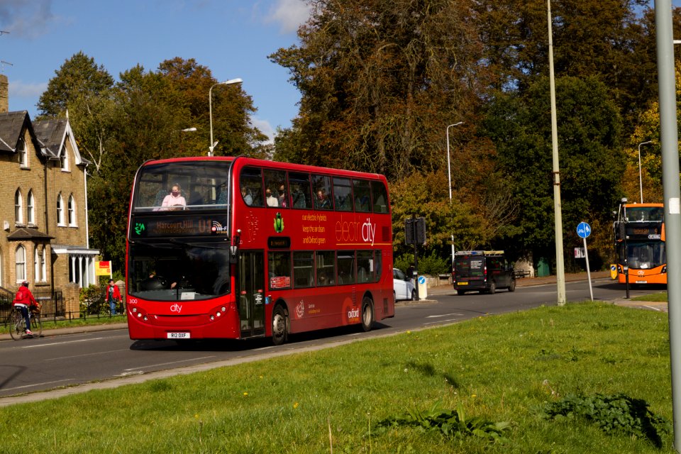20201007_Oxford_Bus_Company_300