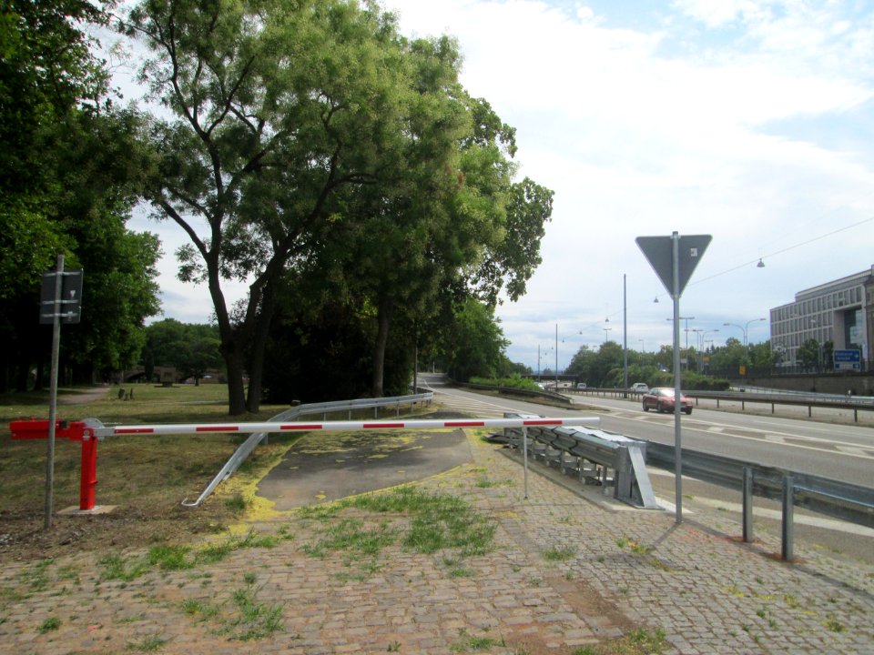 20200802A620_Zufahrt1