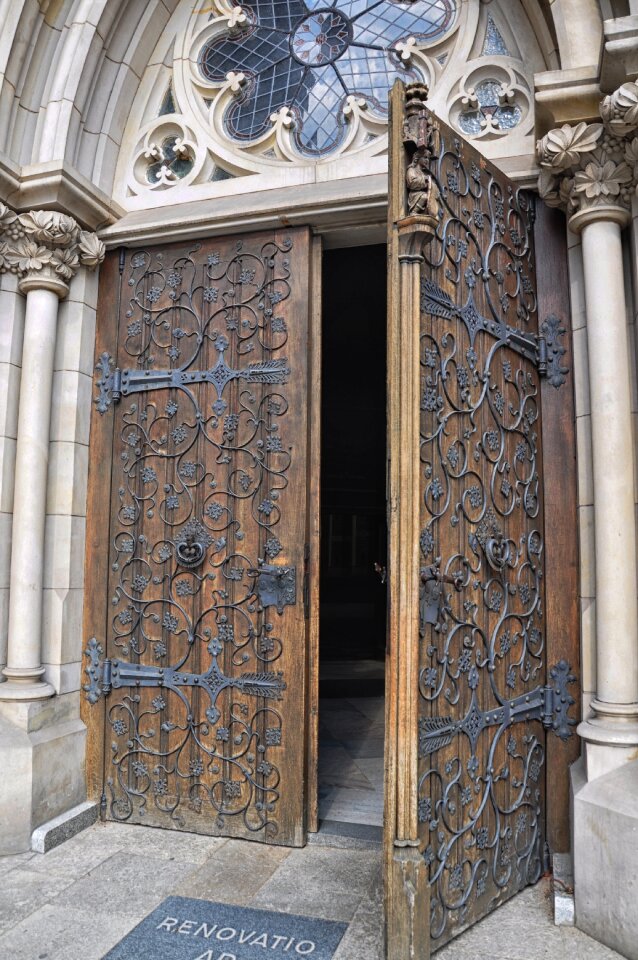 Decorated door the basilica the art of