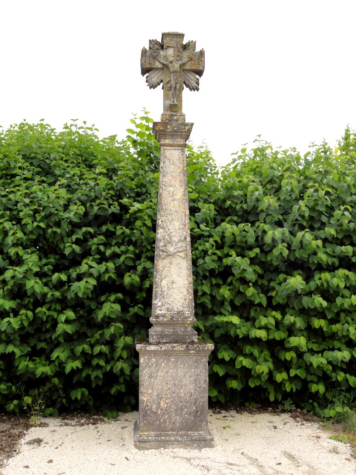 Érize-la-Brûlée_(Meuse)_croix_de_cimetière