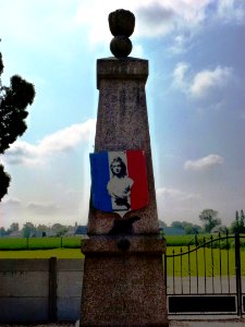 Épreville-près-le-Neubourg_(Eure,_Fr)_monument_aux_morts