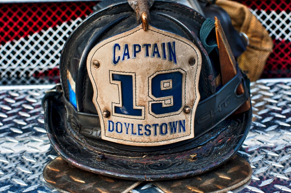 Fire fighter helmet fire fighter helmet
