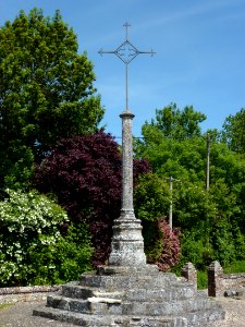 Épreville-en-Lieuvin_(Eure,_Fr)_croix_de_cimetière