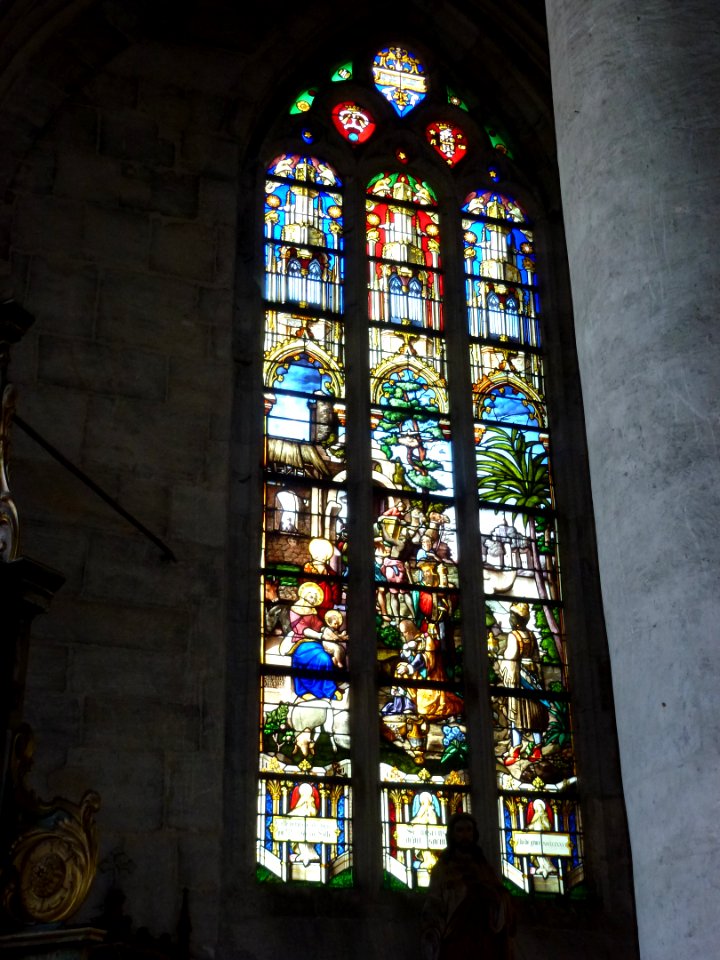 Église_Saint-Pierre-et-Saint-Paul_du_Neubourg,_vitrail_03