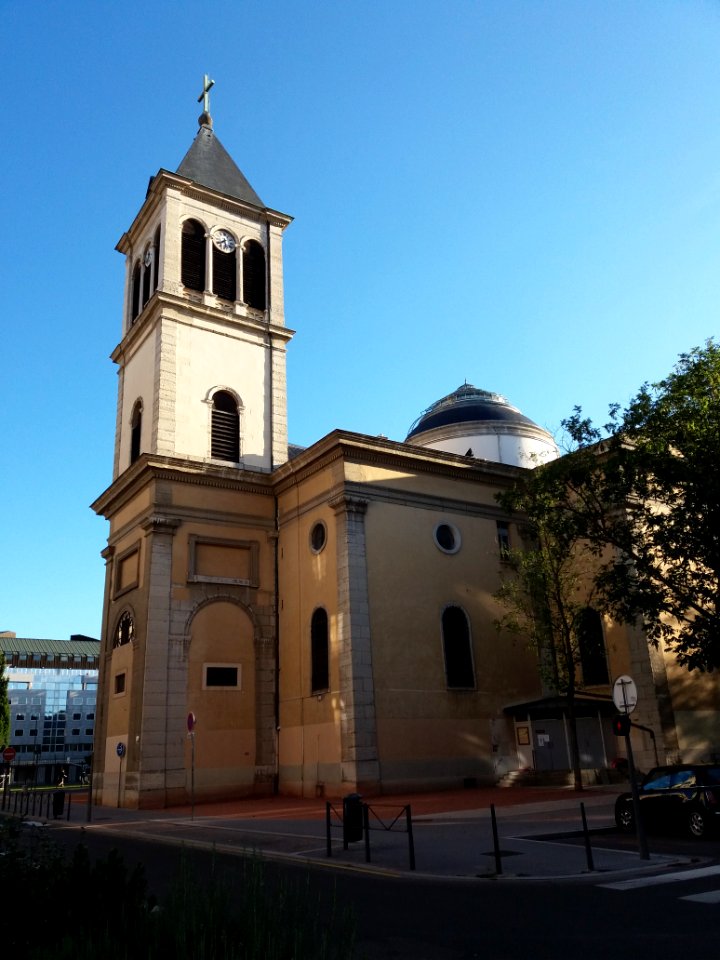 Église_Saint-Pothin_de_Lyon_-_Clocher_et_coupole_côté_nord_2