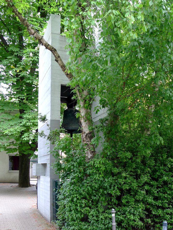 Ölberg-Kirche_(Berlin-Kreuzberg)_Glockenträger