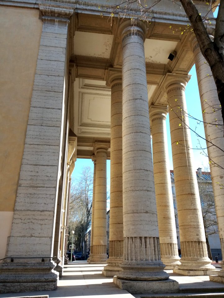 Église_Saint-Pothin_de_Lyon_-_Colonnes_côté_nord
