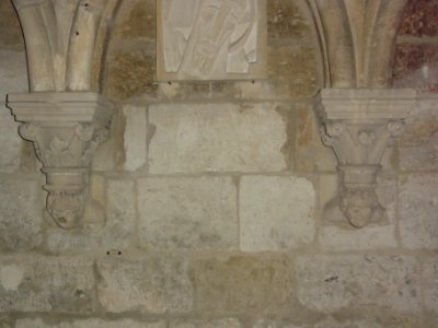 Église_Notre-Dame_de_Marle,_tête_sculptée_05