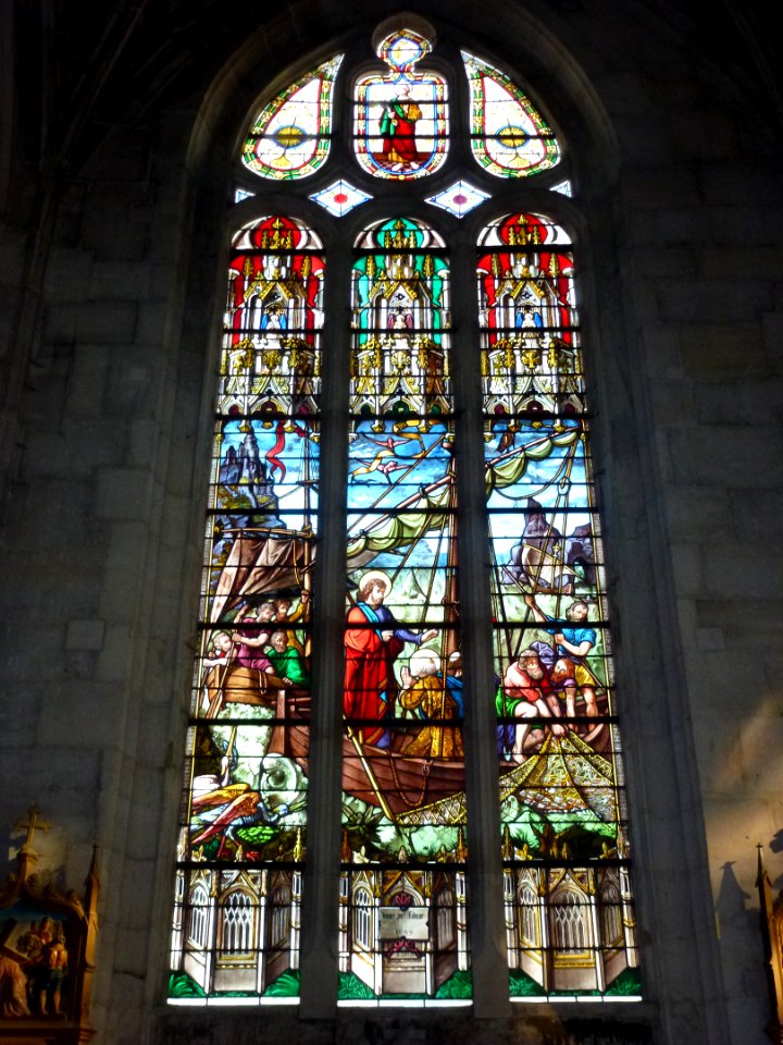 Église_Saint-Pierre-et-Saint-Paul_du_Neubourg,_vitrail_01