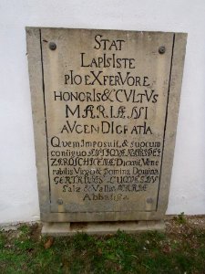 Žarošice_-_deska_na_počest_Staré_Matky_Boží_žarošické