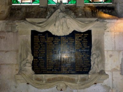 Église_Saint-Pierre-et-Saint-Paul_du_Neubourg,_plaquette_monument_aux_morts
