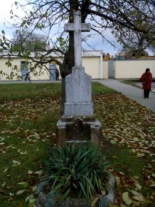 Žarošice_-_křížek_na_farní_zahradě