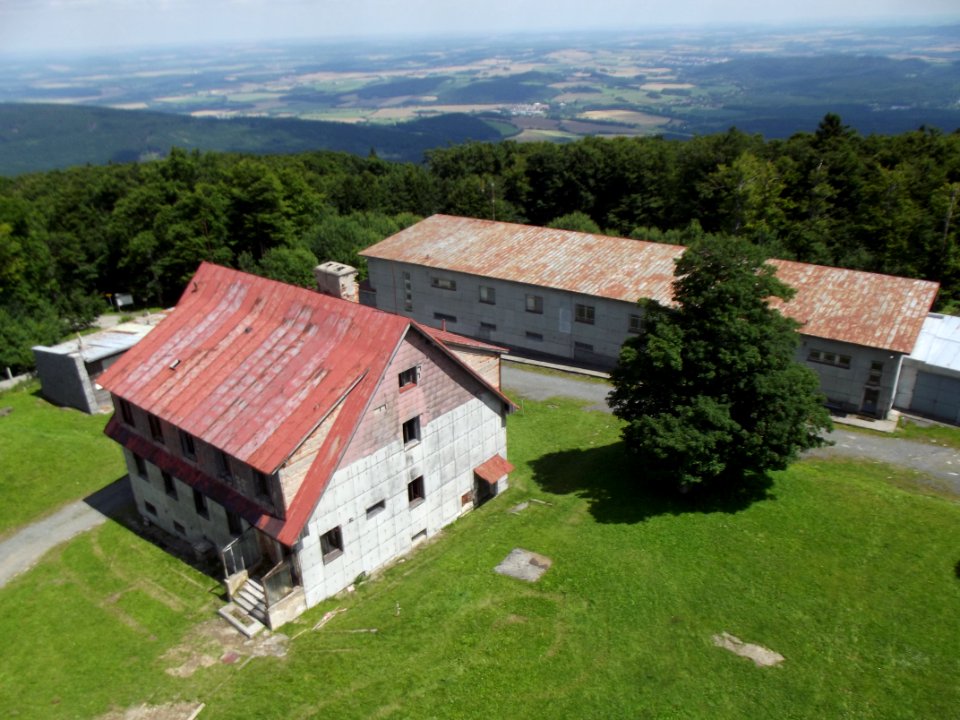 Čerchov_-_vojenská_základna_na_vrcholu_J