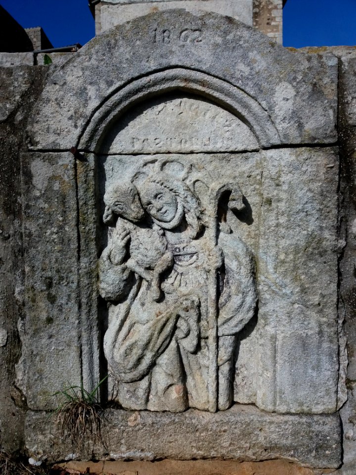 Église_Saint-Marc_de_Montréal_-_Sculpture_au_pied_de_la_croix