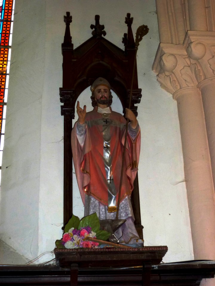 Église_de_La_Neuville_aux_Tourneurs,_statue_02