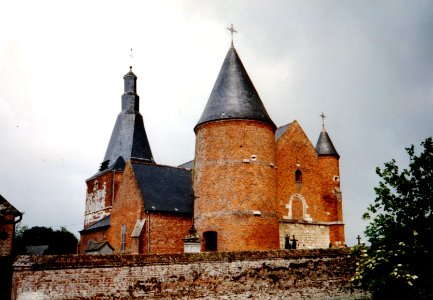 Église_de_la_Nativité-de-la-Sainte-Vierge_de_Dohis_en_1991