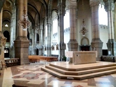 Église_de_l'Immaculée-Conception_-_Autel_et_nef