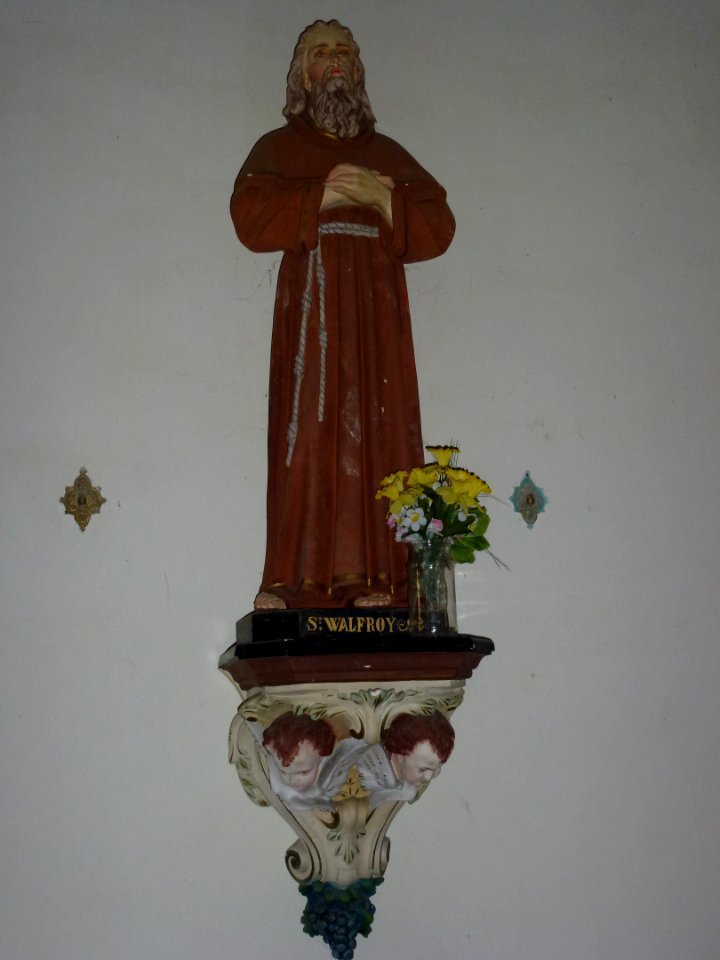 Église_de_La_Neuville_aux_Tourneurs,_statue_St.Walfroy
