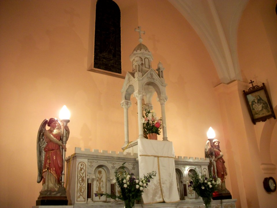 Église_Sainte-Colombe_de_Burgalays_30