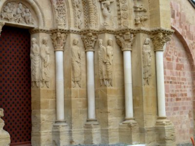 Église_Sainte-Foy_de_Morlaàs_vue_3