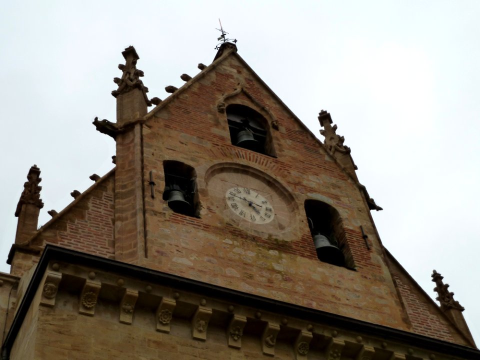 Église_Sainte-Foy_de_Morlaàs_vue_du_clocher