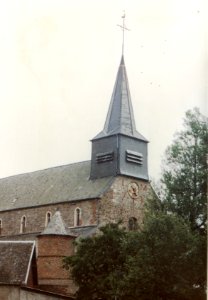 Église_de_la_Nativité-de-la-Sainte-Vierge_de_La_Flamengrie_en_1991