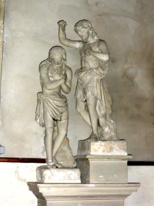 Église_Saint-Vivien_de_Saintes,_statue_baptême_du_Christ