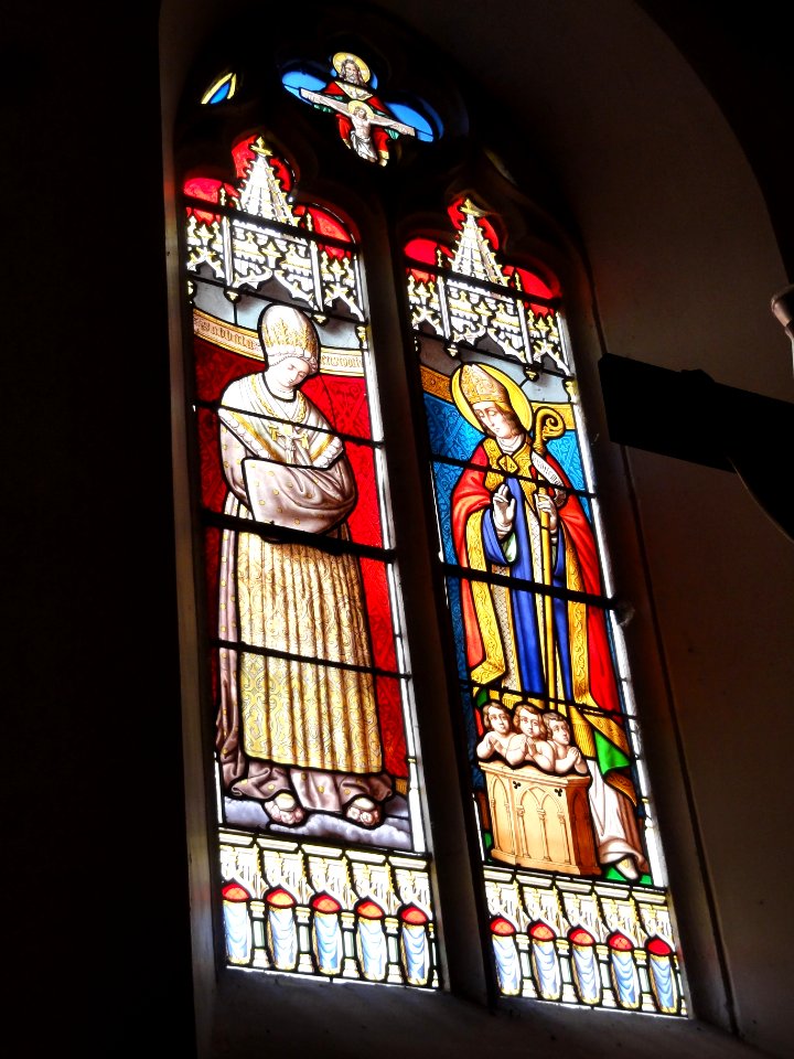 Église_Saint-Nicolas_de_Courcelles,_vitrail_l._une_sainte,_r._St.Nicolas