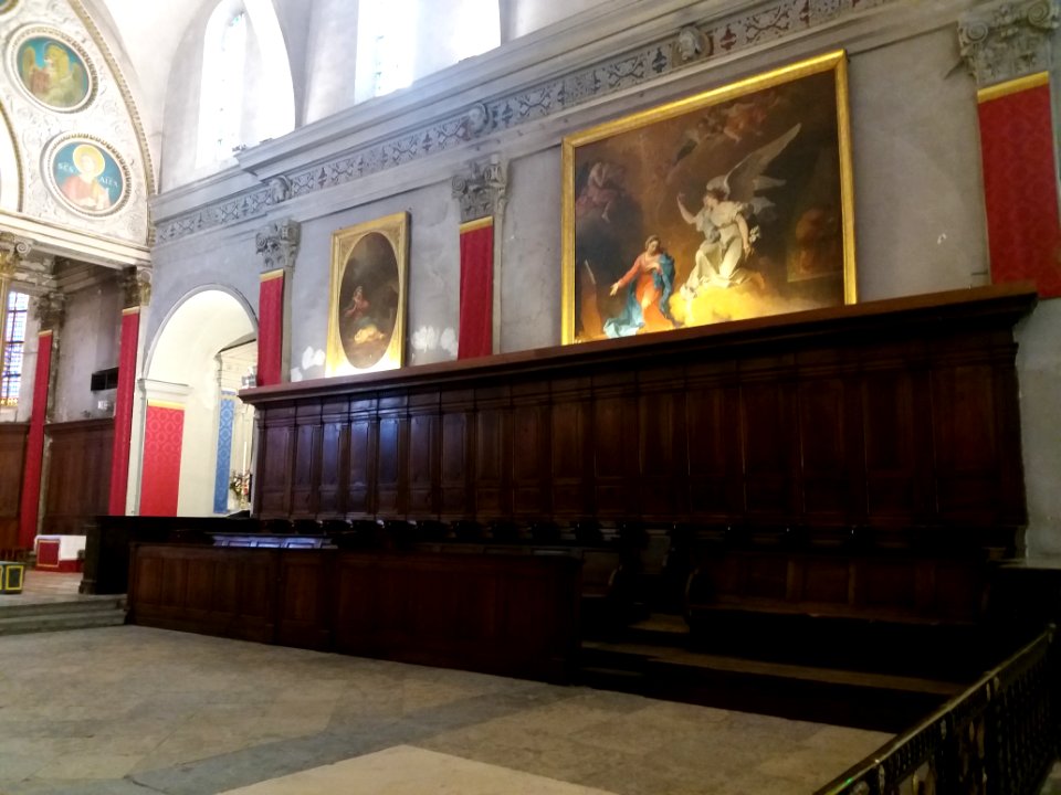 Église_Saint-Just_de_Lyon_-_Tableaux_et_stalles_à_droite