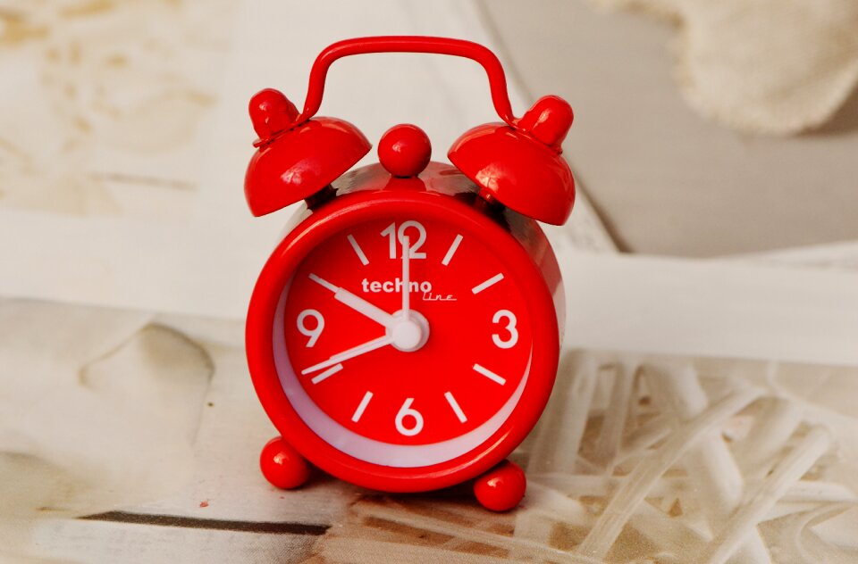 Time of time indicating hour
