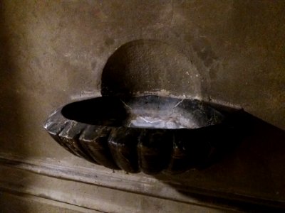 Église_Saint-Bonaventure_-_Bénitier