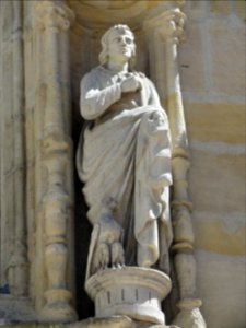 Église_Saint-Alpin_(Châlons-en-Champagne)_statue_2_de_la_façade