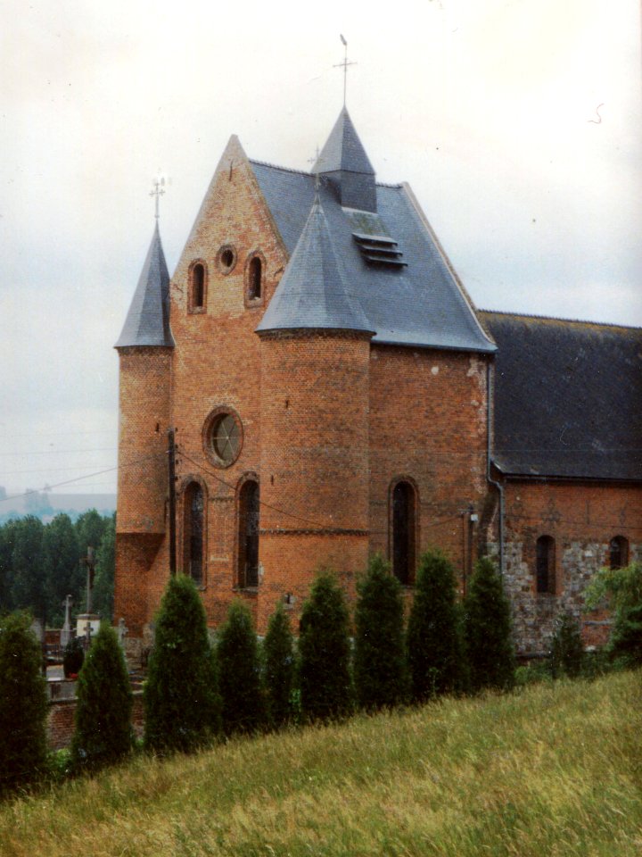 Église_Sainte-Aldegonde_de_Malzy_en_1991