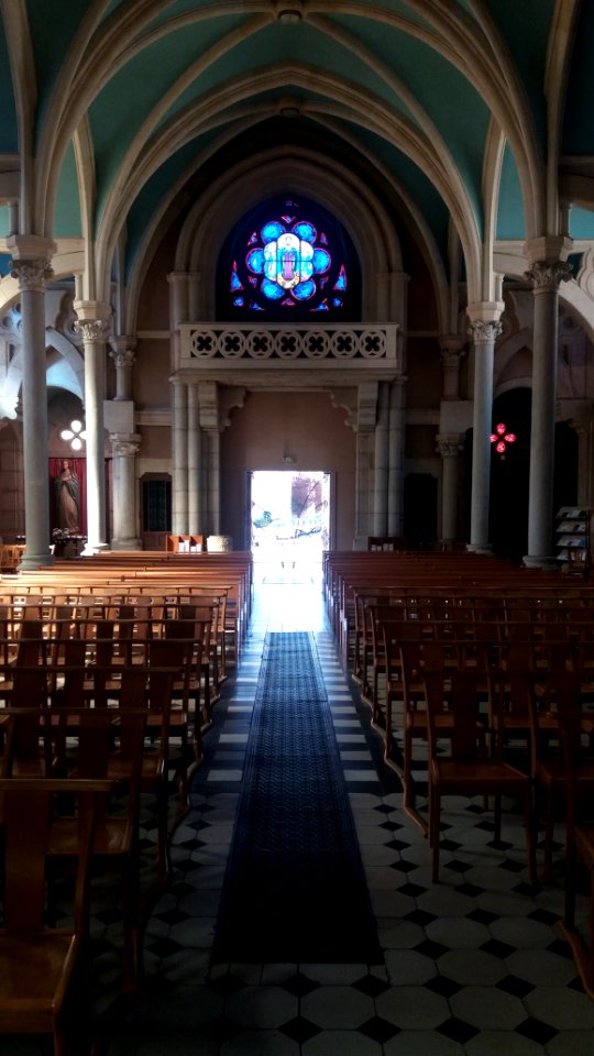 Église_Notre-Dame_des_Anges_-_intérieur_(Lyon_Gerland)