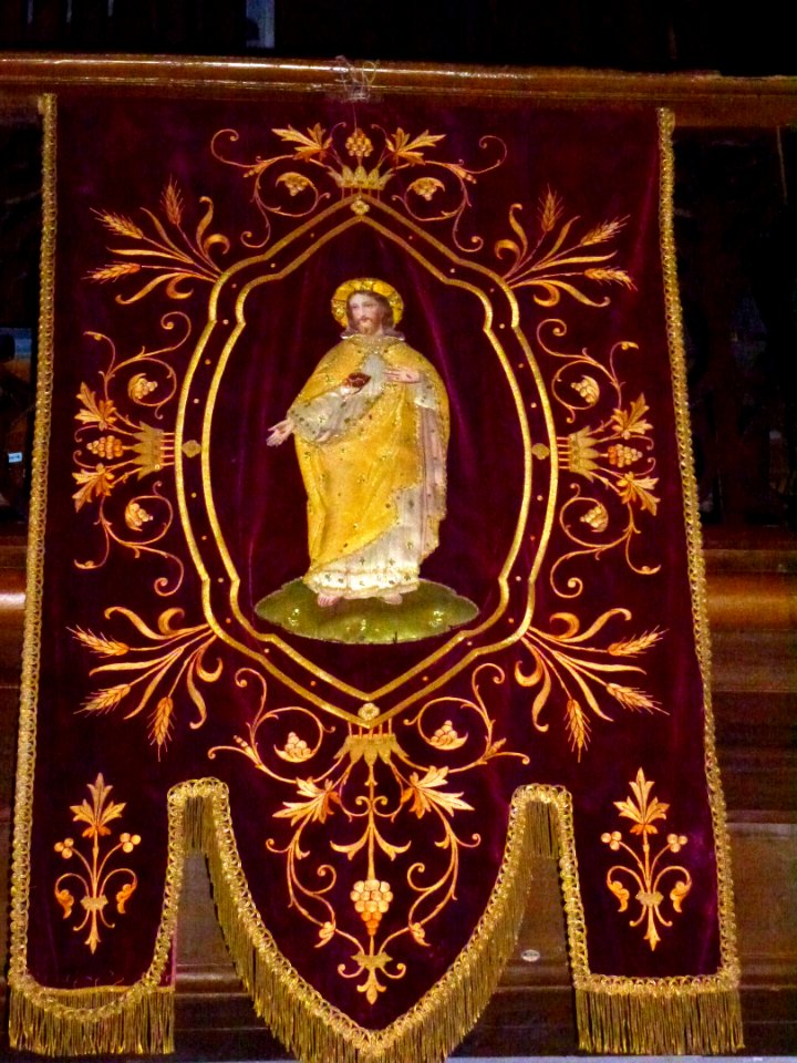 Église_Notre-Dame-de-Grâces_d'Ardres_bannière_de_procession_02