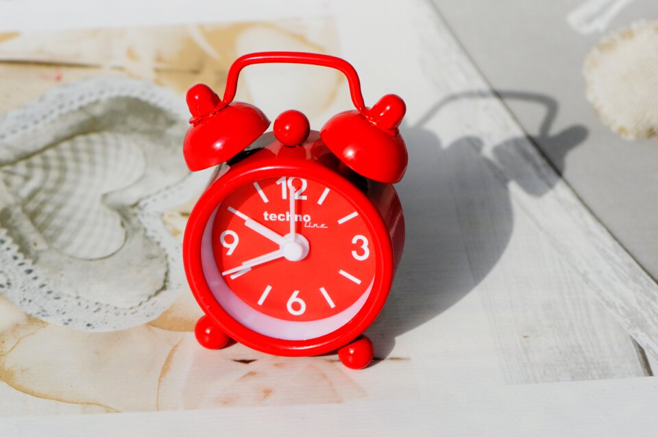 Time of time indicating hour