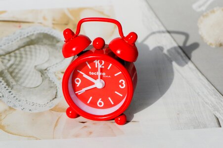 Time of time indicating hour