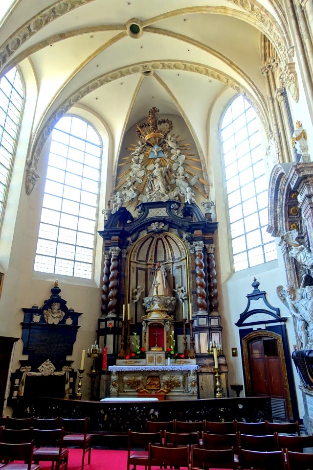 Église_Notre-Dame-de-la-Chapelle_-_Brussels,_Belgium_-_DSC07765