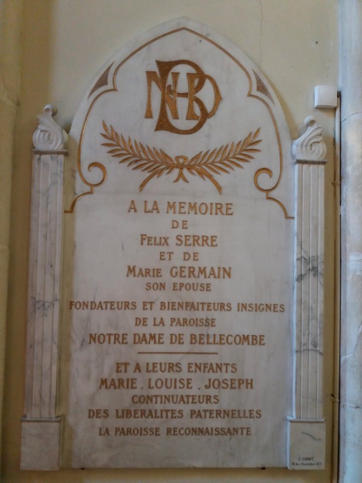 Église_Notre-Dame_de_Bellecombe_de_Lyon_-_Bras_sud_du_transept_-_Chapelle_-_Plaque_à_la_mémoire_des_fondateurs_et_bienfaiteurs