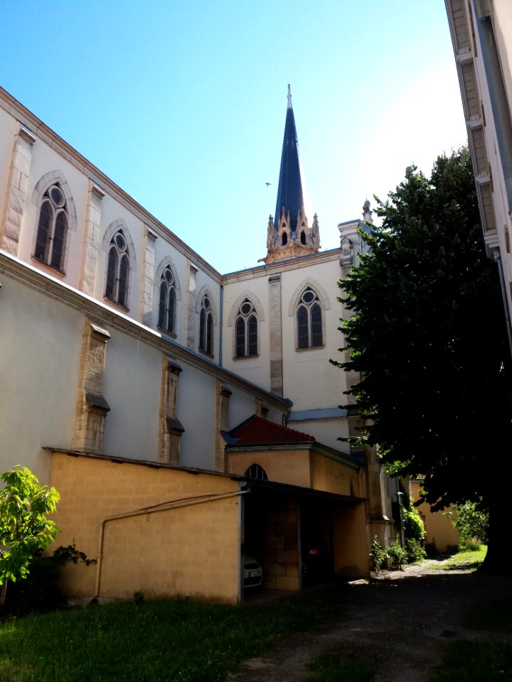 Église_Notre-Dame_de_Bellecombe_de_Lyon_-_Côté_sud-ouest