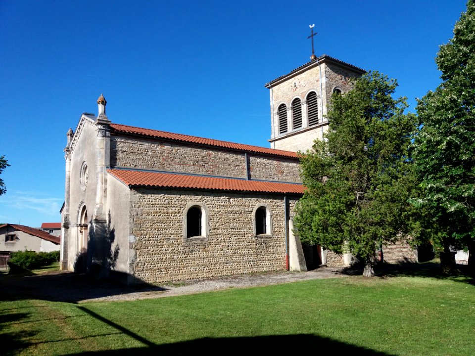 Église_Saint-Marcellin_de_Bressolles,_vue_d'ensemble_(2)