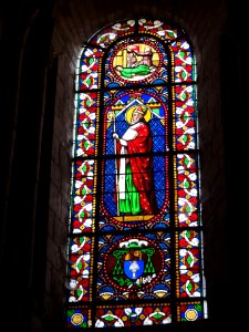 Église_Notre_Dame_et_Saint-Junien_de_Lusignan,_vitrail_11