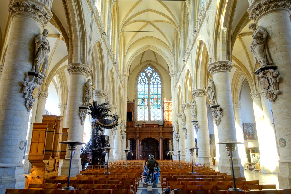 Église_Notre-Dame-de-la-Chapelle_-_Brussels,_Belgium_-_DSC07757